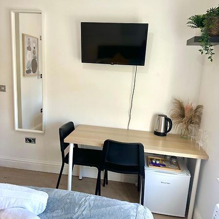 Cosy En-Suite Room In Stratford London Bagian luar foto