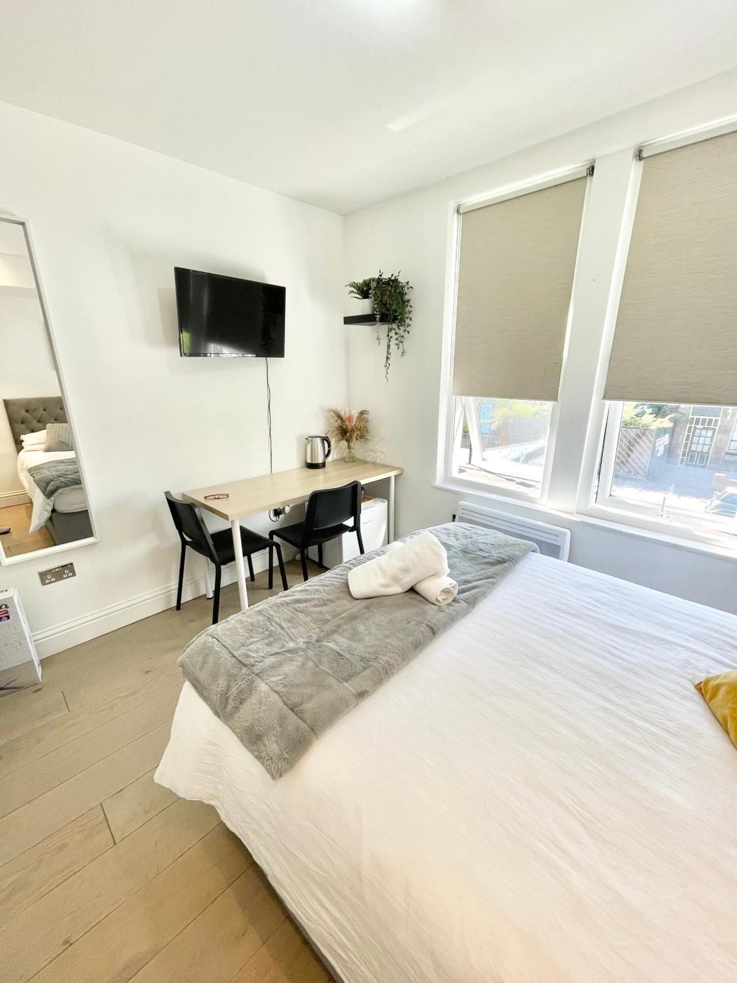 Cosy En-Suite Room In Stratford London Bagian luar foto