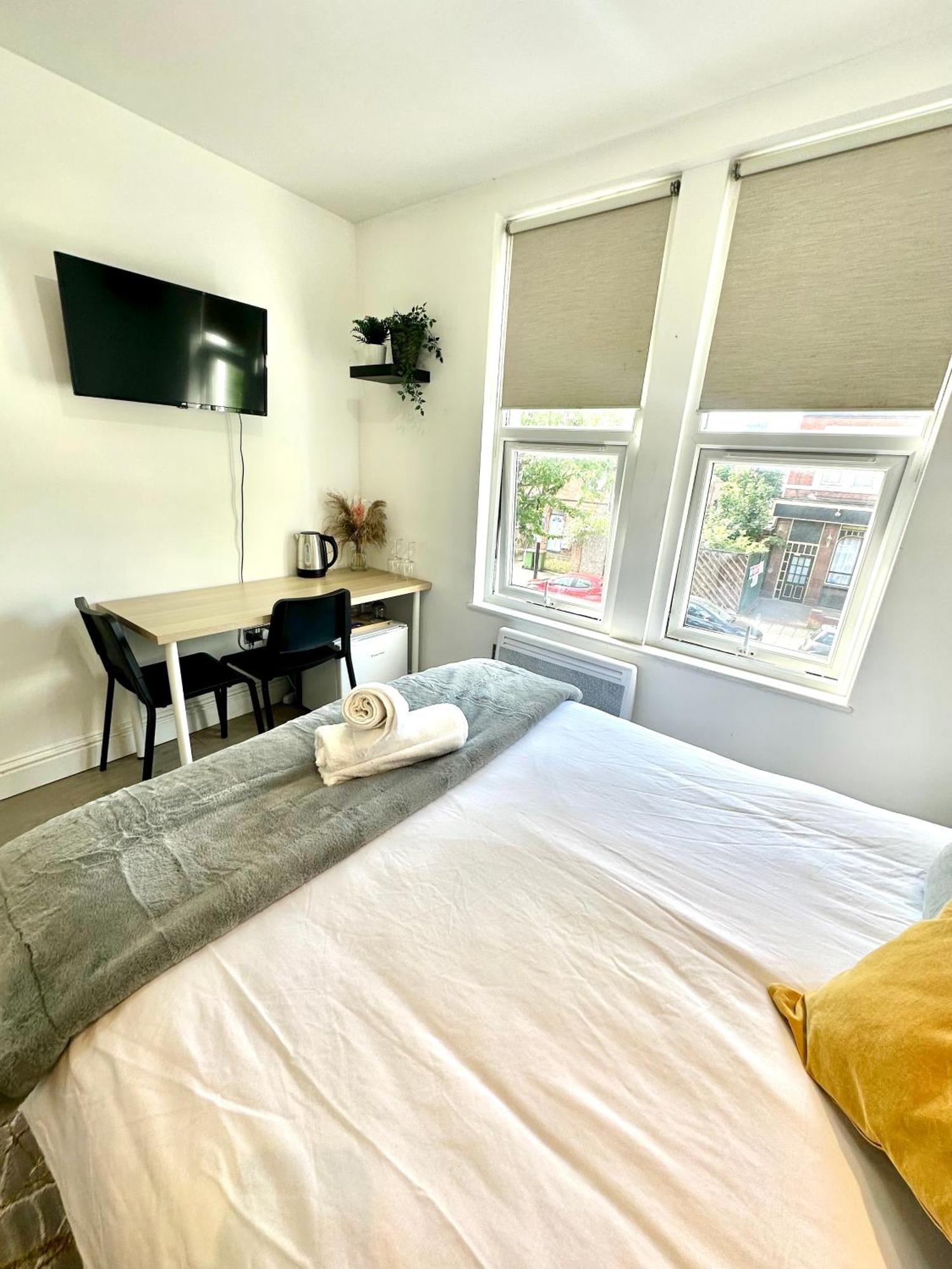 Cosy En-Suite Room In Stratford London Bagian luar foto