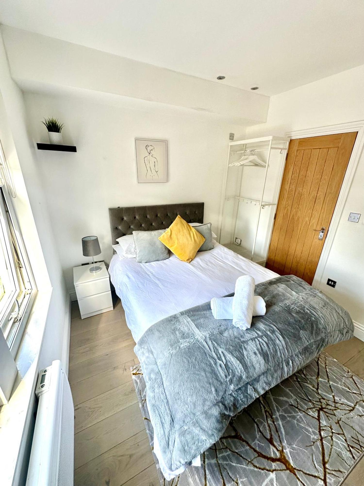 Cosy En-Suite Room In Stratford London Bagian luar foto